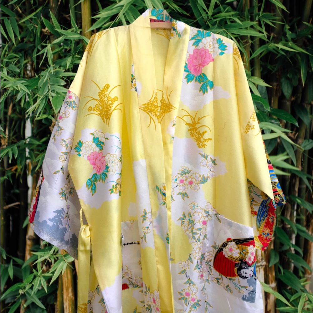 Vintage yellow satin kimono robe with geisha and floral prints 1990’s